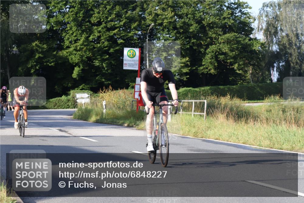 25.08.2024 - Elbe Triathlon Hamburg Fuchs,  Jonas http://msf.ph/oto/6848227 25.08.2024 09:10:42 Radfahren 222, 309, 122, 74, 230 meine-sportfotos.de