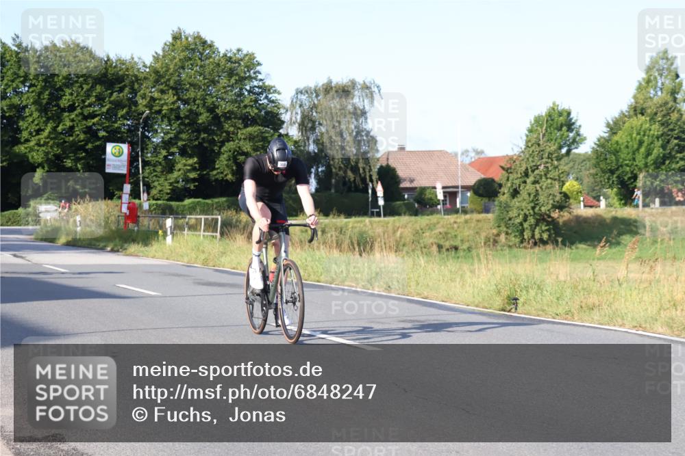 25.08.2024 - Elbe Triathlon Hamburg Fuchs,  Jonas http://msf.ph/oto/6848247 25.08.2024 09:10:43 Radfahren 222, 309, 122, 74, 230 meine-sportfotos.de