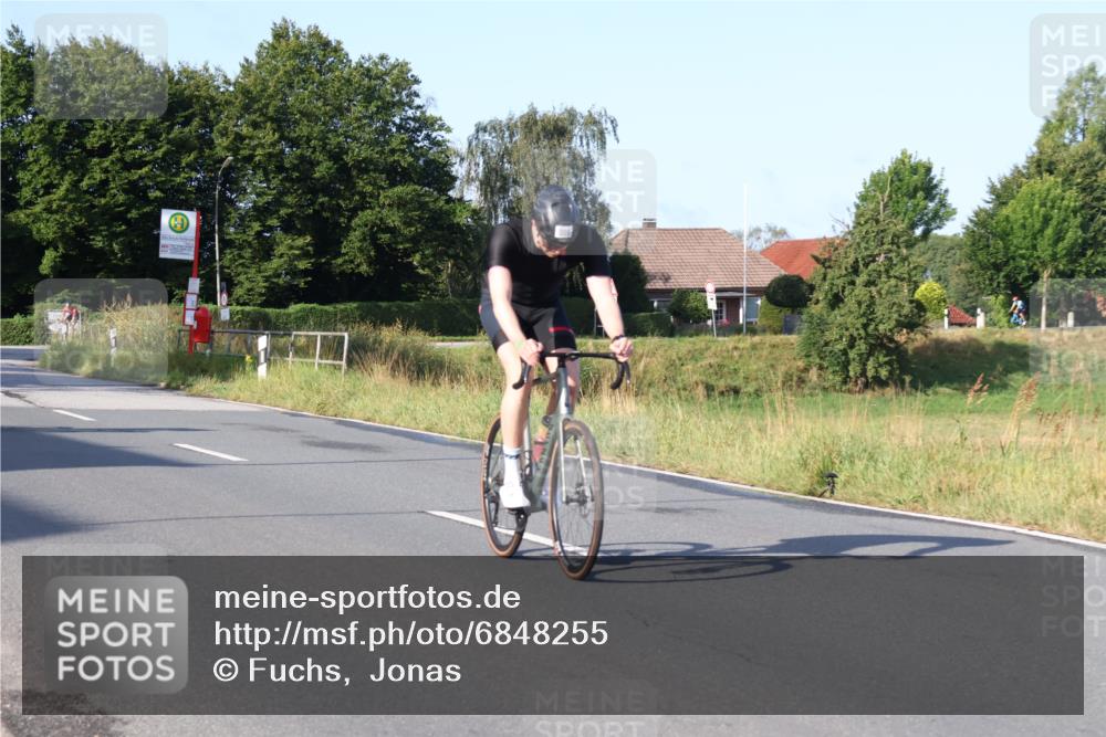 25.08.2024 - Elbe Triathlon Hamburg Fuchs,  Jonas http://msf.ph/oto/6848255 25.08.2024 09:10:43 Radfahren 222, 309, 122, 74, 230 meine-sportfotos.de