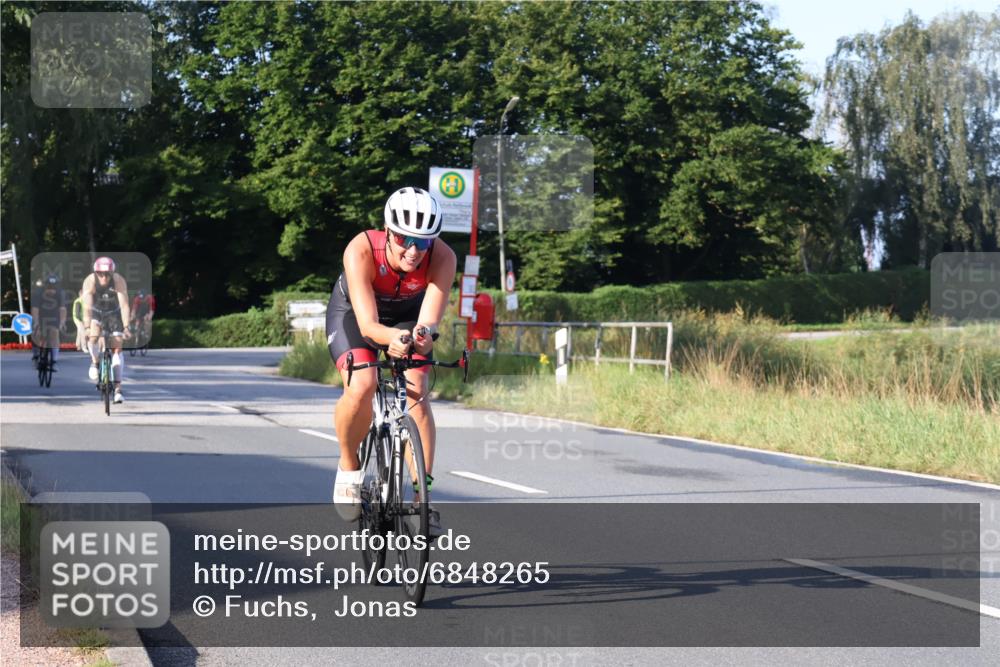 25.08.2024 - Elbe Triathlon Hamburg Fuchs,  Jonas http://msf.ph/oto/6848265 25.08.2024 09:10:44 Radfahren 222, 309, 122, 74, 230 meine-sportfotos.de