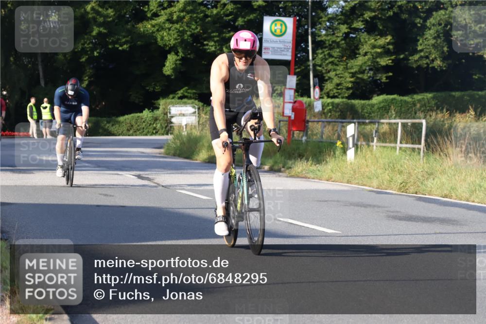 25.08.2024 - Elbe Triathlon Hamburg Fuchs,  Jonas http://msf.ph/oto/6848295 25.08.2024 09:10:46 Radfahren 309, 122, 74, 230, 77 meine-sportfotos.de