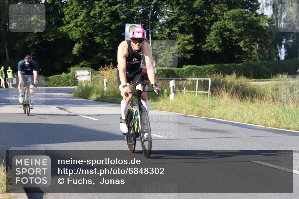 25.08.2024 - Elbe Triathlon Hamburg Fuchs,  Jonas http://msf.ph/oto/6848302 25.08.2024 09:10:46 Radfahren 309, 122, 74, 230, 77 meine-sportfotos.de