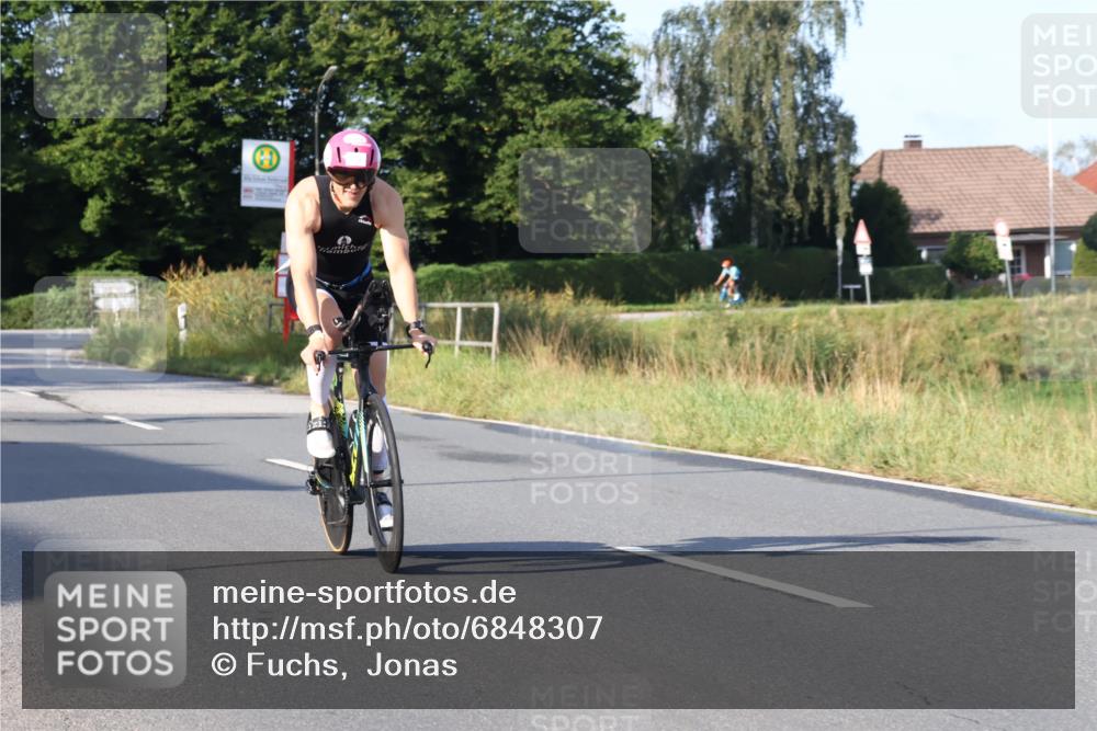 25.08.2024 - Elbe Triathlon Hamburg Fuchs,  Jonas http://msf.ph/oto/6848307 25.08.2024 09:10:46 Radfahren 309, 122, 74, 230, 77 meine-sportfotos.de