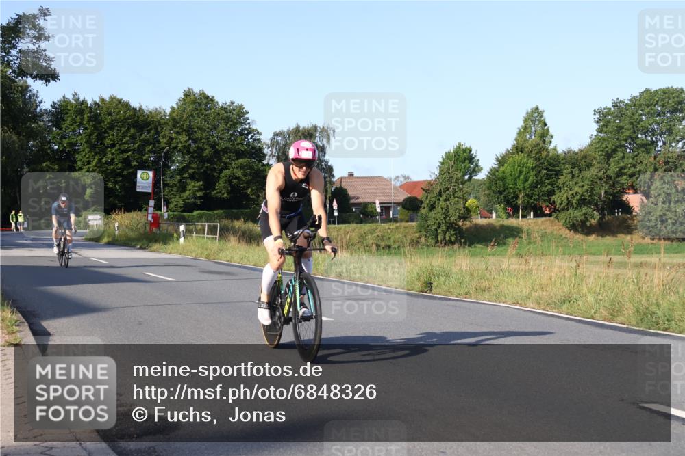 25.08.2024 - Elbe Triathlon Hamburg Fuchs,  Jonas http://msf.ph/oto/6848326 25.08.2024 09:10:47 Radfahren 309, 122, 74, 230, 77 meine-sportfotos.de