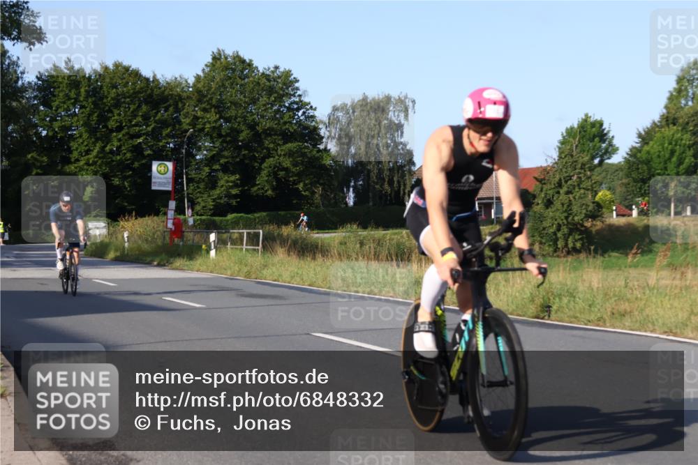 25.08.2024 - Elbe Triathlon Hamburg Fuchs,  Jonas http://msf.ph/oto/6848332 25.08.2024 09:10:47 Radfahren 309, 122, 74, 230, 77 meine-sportfotos.de