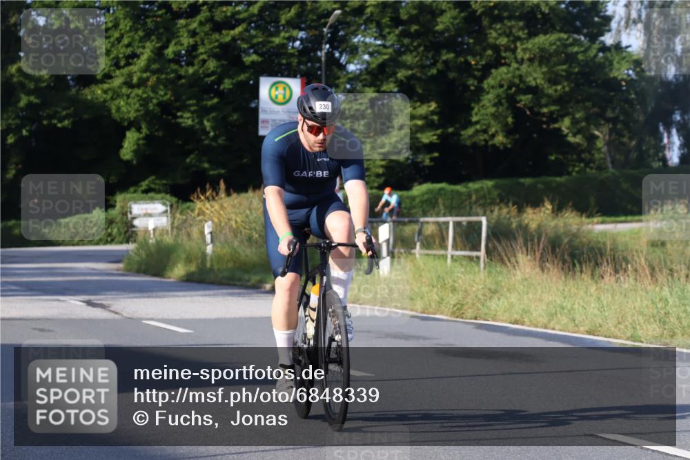 25.08.2024 - Elbe Triathlon Hamburg Fuchs,  Jonas http://msf.ph/oto/6848339 25.08.2024 09:10:48 Radfahren 309, 122, 74, 230, 77 meine-sportfotos.de
