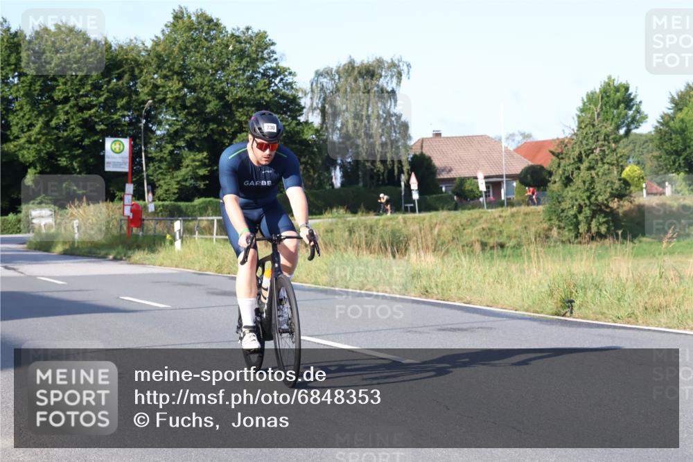25.08.2024 - Elbe Triathlon Hamburg Fuchs,  Jonas http://msf.ph/oto/6848353 25.08.2024 09:10:48 Radfahren 309, 122, 74, 230, 77 meine-sportfotos.de