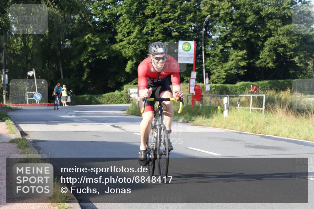 25.08.2024 - Elbe Triathlon Hamburg Fuchs,  Jonas http://msf.ph/oto/6848417 25.08.2024 09:10:51 Radfahren 74, 230, 77, 238, 97 meine-sportfotos.de