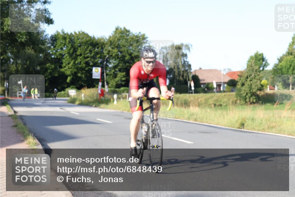 25.08.2024 - Elbe Triathlon Hamburg Fuchs,  Jonas http://msf.ph/oto/6848439 25.08.2024 09:10:52 Radfahren 74, 230, 77, 238, 97 meine-sportfotos.de