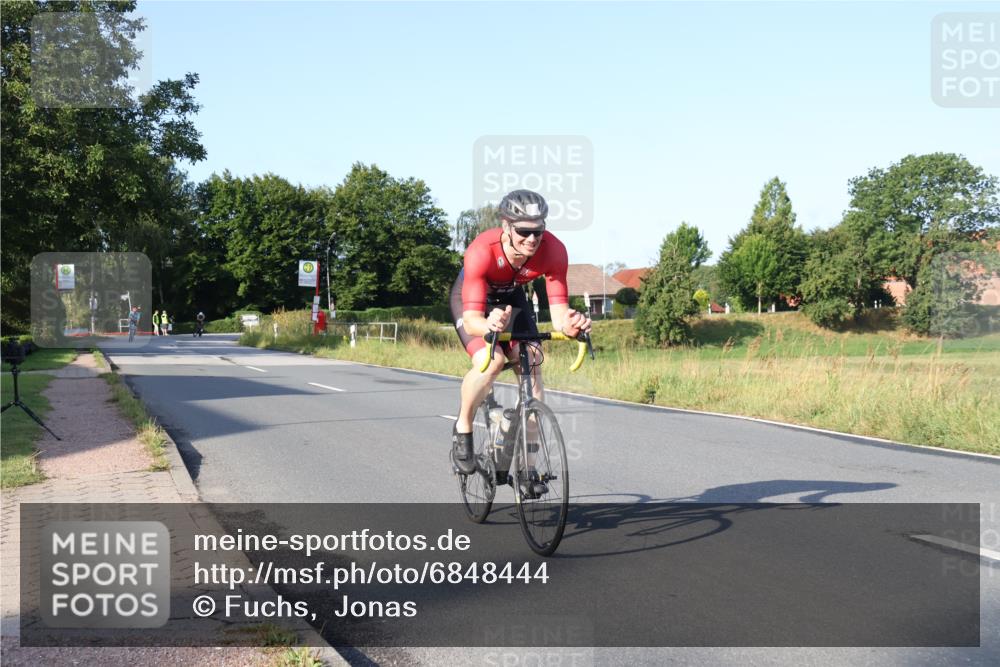 25.08.2024 - Elbe Triathlon Hamburg Fuchs,  Jonas http://msf.ph/oto/6848444 25.08.2024 09:10:52 Radfahren 74, 230, 77, 238, 97 meine-sportfotos.de