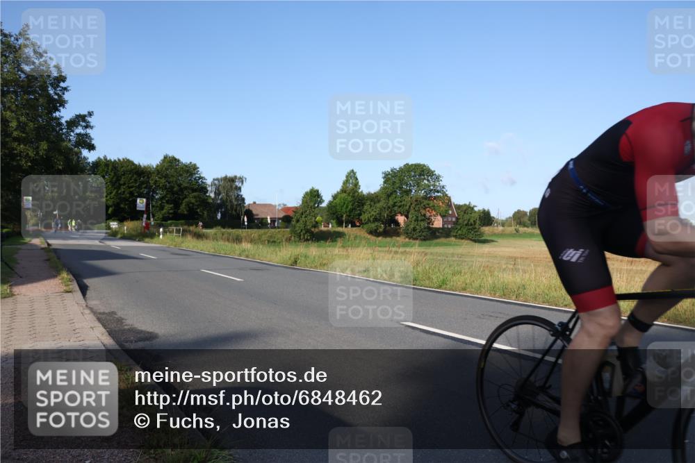 25.08.2024 - Elbe Triathlon Hamburg Fuchs,  Jonas http://msf.ph/oto/6848462 25.08.2024 09:10:52 Radfahren 74, 230, 77, 238, 97 meine-sportfotos.de