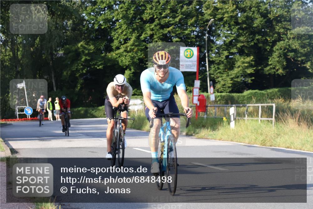 25.08.2024 - Elbe Triathlon Hamburg Fuchs,  Jonas http://msf.ph/oto/6848498 25.08.2024 09:10:57 Radfahren 77, 238, 97, 284, 210 meine-sportfotos.de
