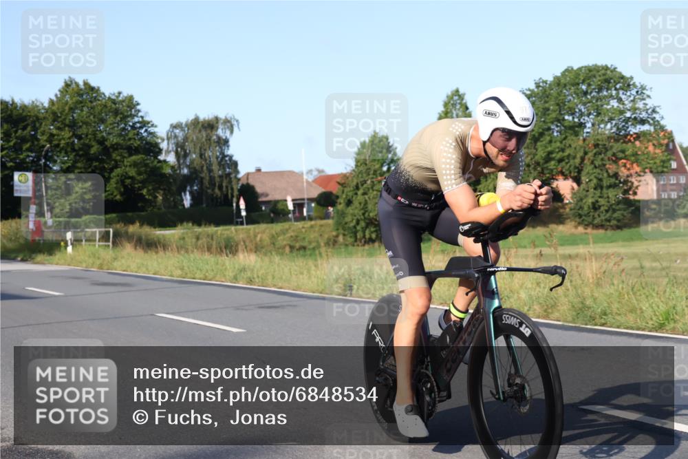 25.08.2024 - Elbe Triathlon Hamburg Fuchs,  Jonas http://msf.ph/oto/6848534 25.08.2024 09:10:59 Radfahren 238, 97, 284, 210 meine-sportfotos.de