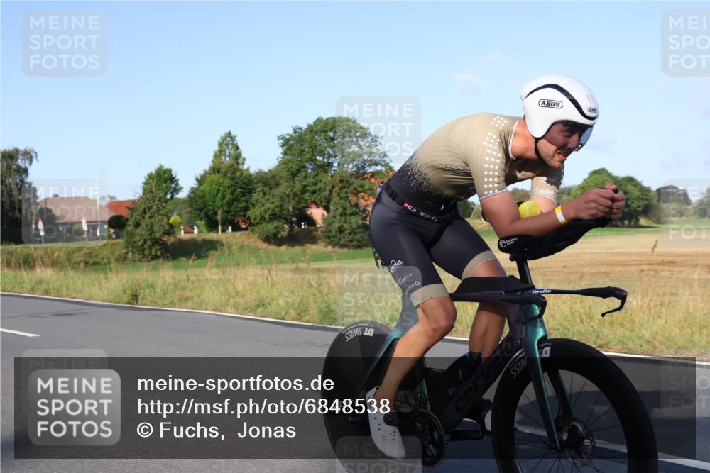 25.08.2024 - Elbe Triathlon Hamburg Fuchs,  Jonas http://msf.ph/oto/6848538 25.08.2024 09:10:59 Radfahren 238, 97, 284, 210 meine-sportfotos.de