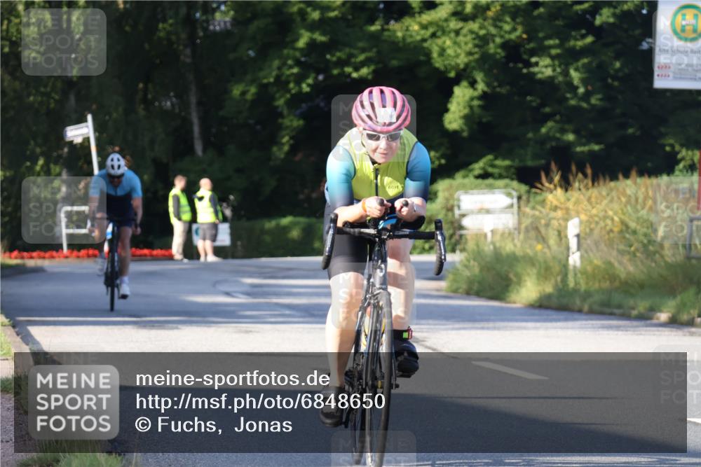 25.08.2024 - Elbe Triathlon Hamburg Fuchs,  Jonas http://msf.ph/oto/6848650 25.08.2024 09:11:12 Radfahren 134, 270, 47 meine-sportfotos.de