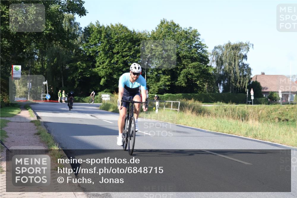 25.08.2024 - Elbe Triathlon Hamburg Fuchs,  Jonas http://msf.ph/oto/6848715 25.08.2024 09:11:16 Radfahren 134, 270, 47 meine-sportfotos.de