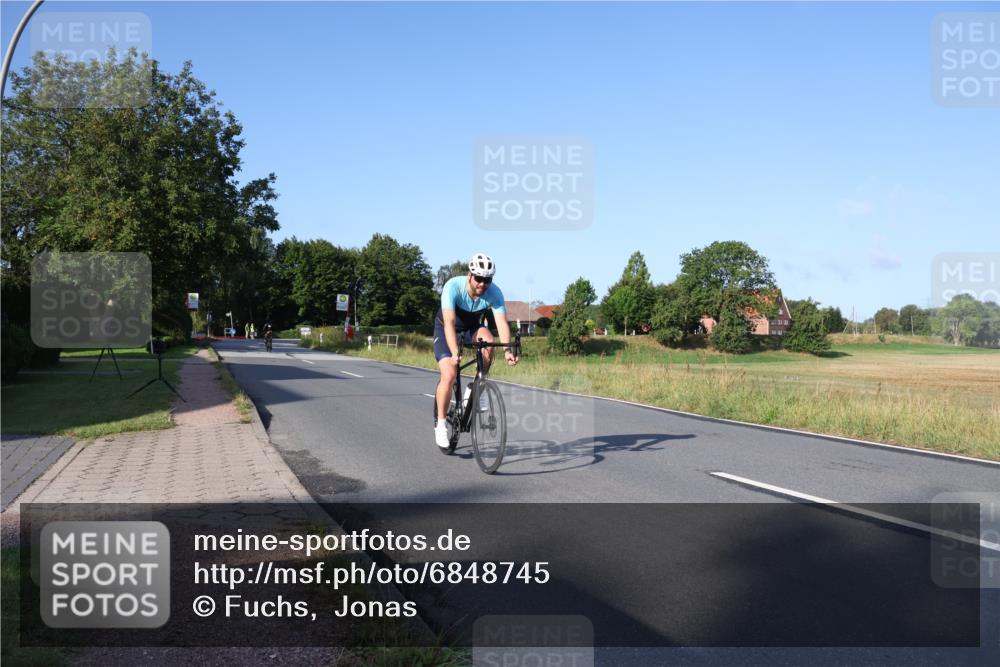 25.08.2024 - Elbe Triathlon Hamburg Fuchs,  Jonas http://msf.ph/oto/6848745 25.08.2024 09:11:16 Radfahren 134, 270, 47 meine-sportfotos.de
