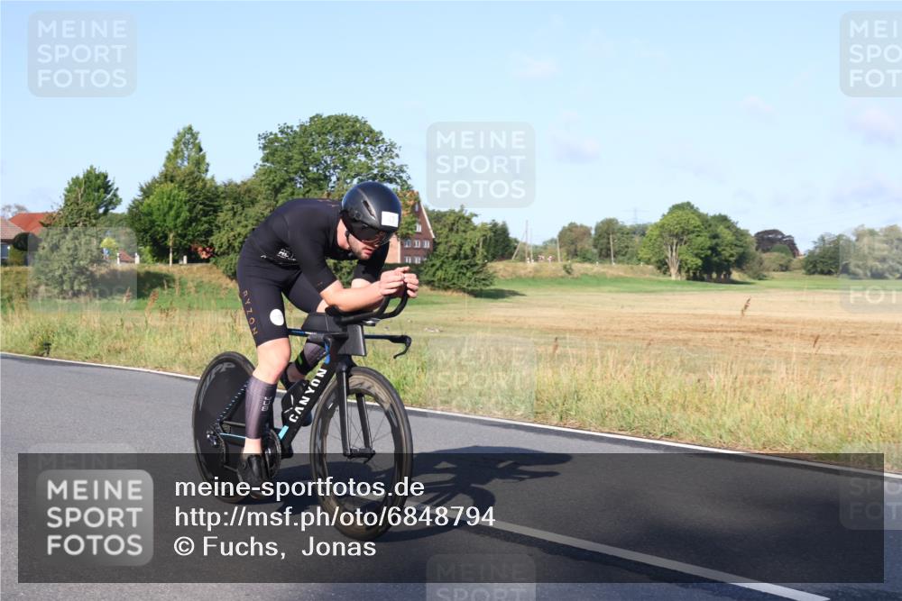 25.08.2024 - Elbe Triathlon Hamburg Fuchs,  Jonas http://msf.ph/oto/6848794 25.08.2024 09:11:19 Radfahren 270, 47, 318, 226 meine-sportfotos.de