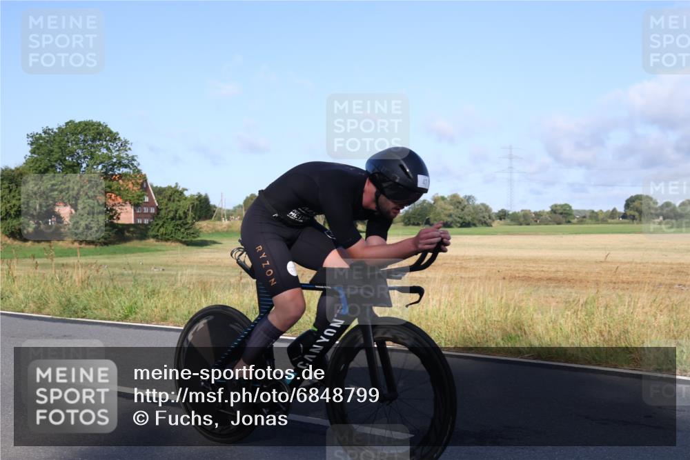 25.08.2024 - Elbe Triathlon Hamburg Fuchs,  Jonas http://msf.ph/oto/6848799 25.08.2024 09:11:19 Radfahren 270, 47, 318, 226 meine-sportfotos.de