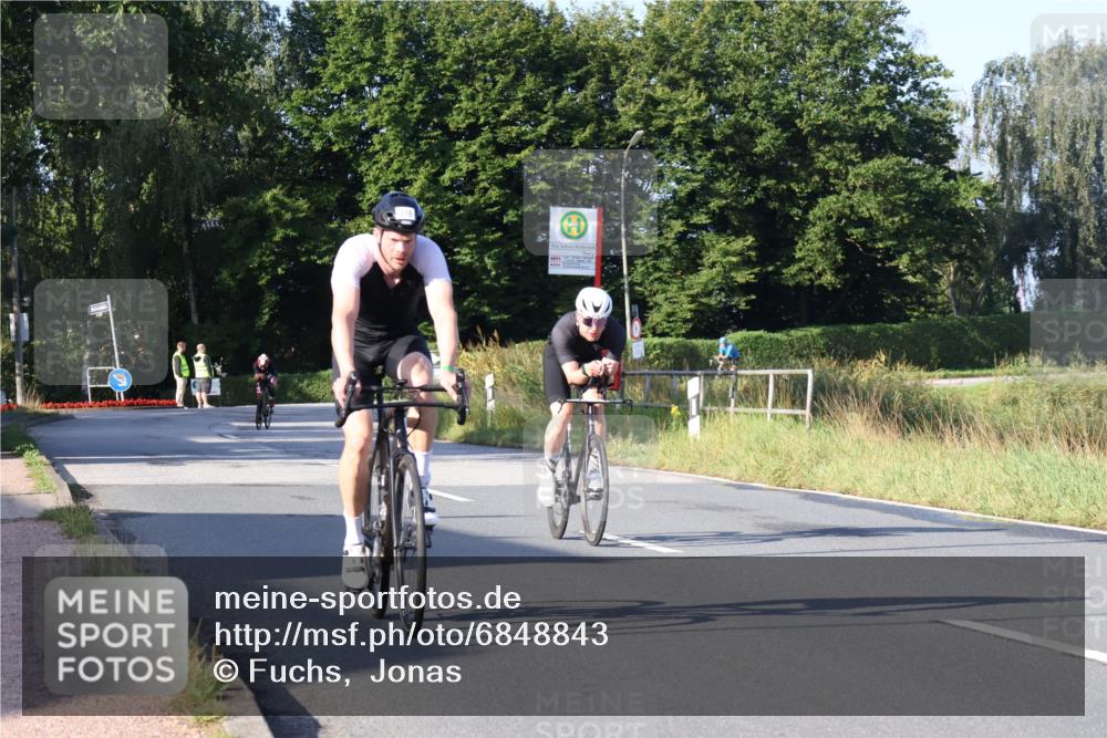 25.08.2024 - Elbe Triathlon Hamburg Fuchs,  Jonas http://msf.ph/oto/6848843 25.08.2024 09:11:23 Radfahren 47, 318, 226, 58 meine-sportfotos.de