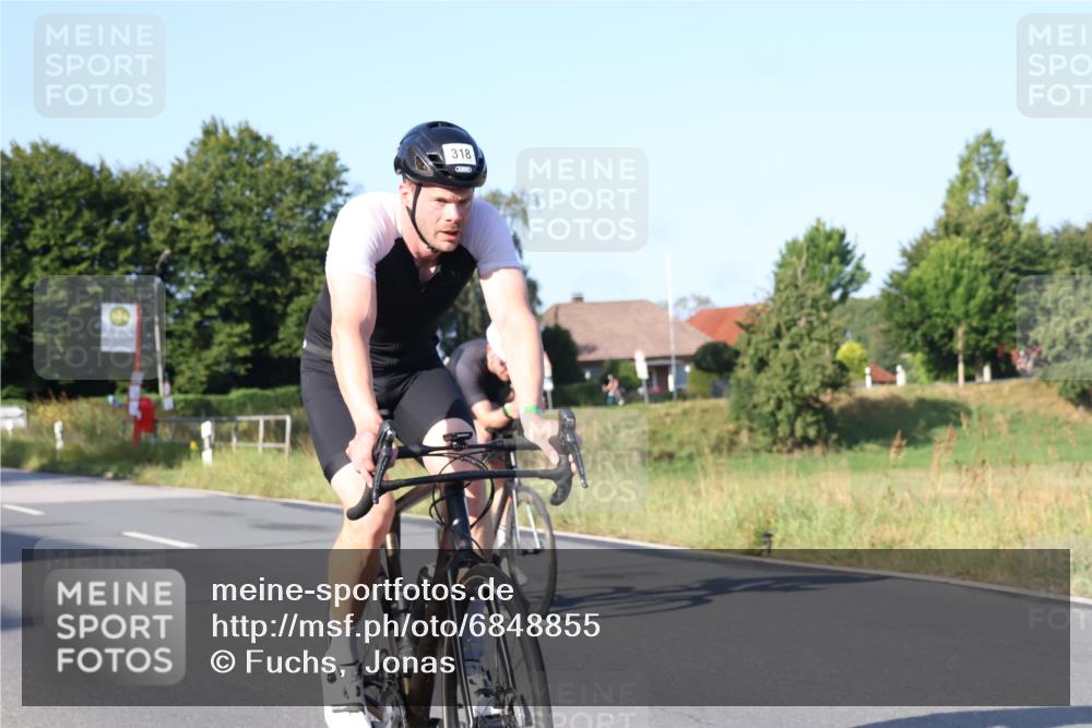 25.08.2024 - Elbe Triathlon Hamburg Fuchs,  Jonas http://msf.ph/oto/6848855 25.08.2024 09:11:24 Radfahren 47, 318, 226, 58 meine-sportfotos.de