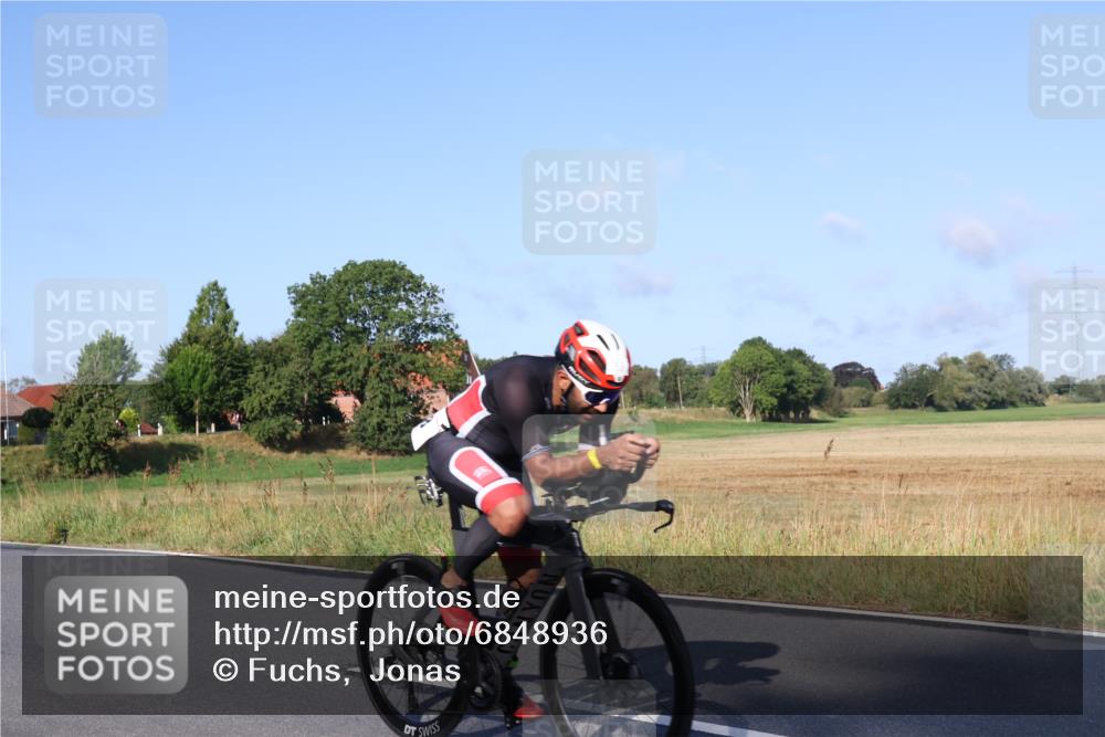 25.08.2024 - Elbe Triathlon Hamburg Fuchs,  Jonas http://msf.ph/oto/6848936 25.08.2024 09:11:29 Radfahren 318, 226, 58, 282, 61 meine-sportfotos.de