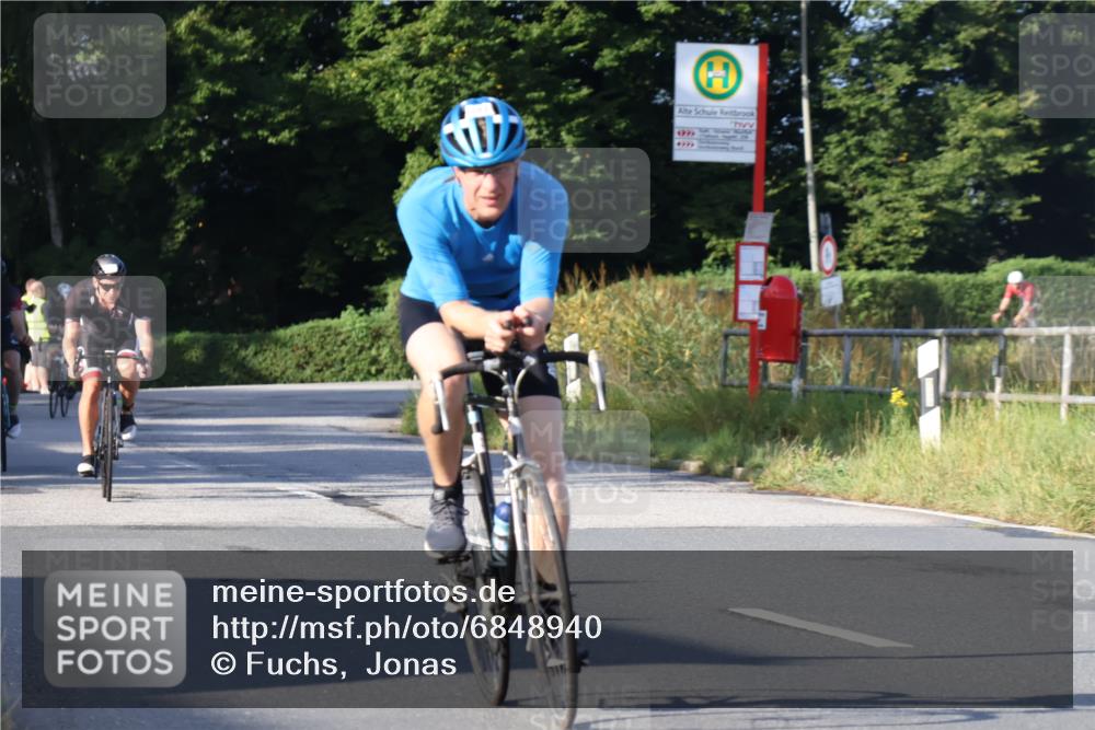 25.08.2024 - Elbe Triathlon Hamburg Fuchs,  Jonas http://msf.ph/oto/6848940 25.08.2024 09:11:33 Radfahren 58, 282, 61, 293, 193 meine-sportfotos.de