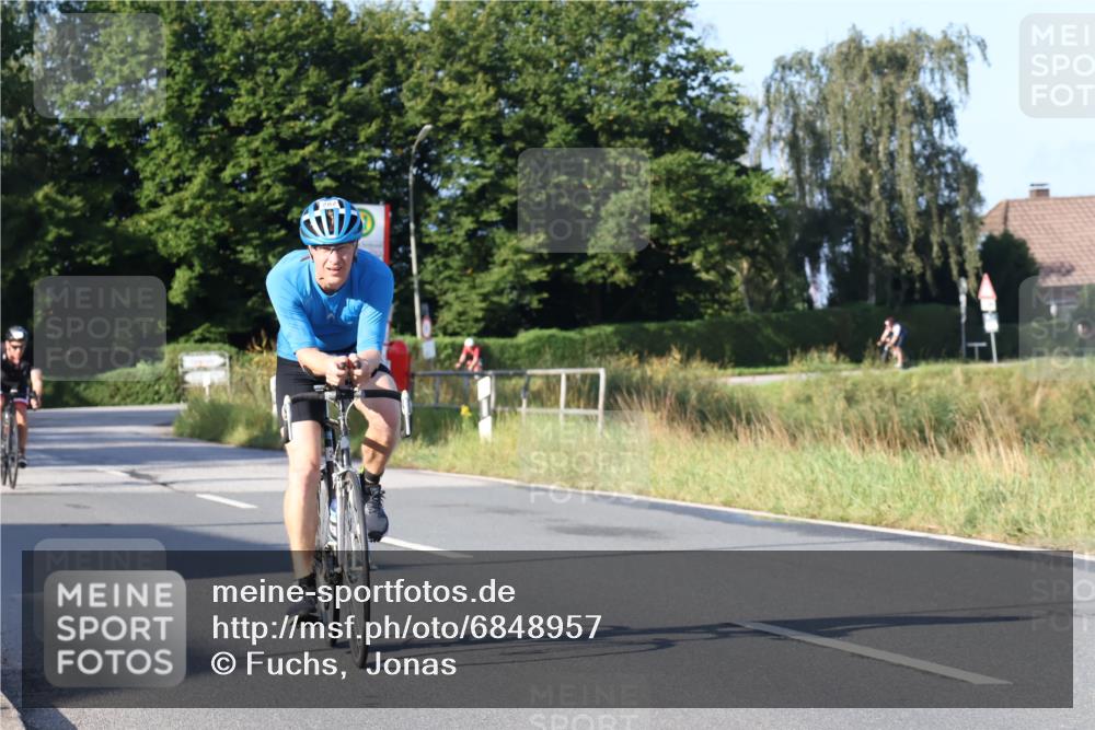 25.08.2024 - Elbe Triathlon Hamburg Fuchs,  Jonas http://msf.ph/oto/6848957 25.08.2024 09:11:33 Radfahren 58, 282, 61, 293, 193 meine-sportfotos.de