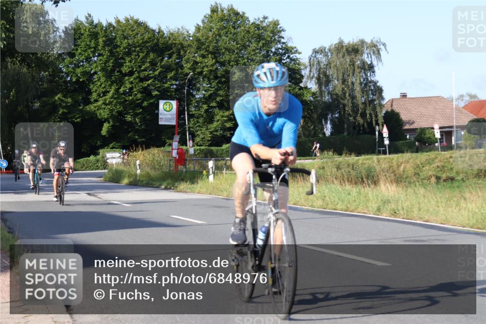 25.08.2024 - Elbe Triathlon Hamburg Fuchs,  Jonas http://msf.ph/oto/6848976 25.08.2024 09:11:34 Radfahren 58, 282, 61, 293, 193 meine-sportfotos.de