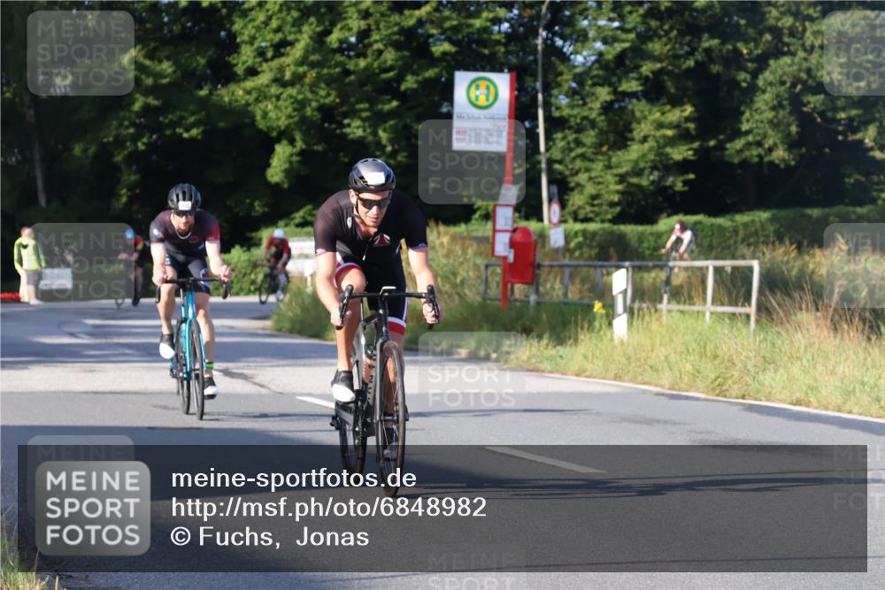25.08.2024 - Elbe Triathlon Hamburg Fuchs,  Jonas http://msf.ph/oto/6848982 25.08.2024 09:11:35 Radfahren 282, 61, 293, 193, 87, 52 meine-sportfotos.de