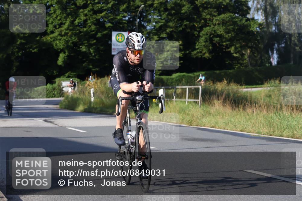 25.08.2024 - Elbe Triathlon Hamburg Fuchs,  Jonas http://msf.ph/oto/6849031 25.08.2024 09:11:39 Radfahren 282, 61, 293, 193, 87, 52, 157 meine-sportfotos.de