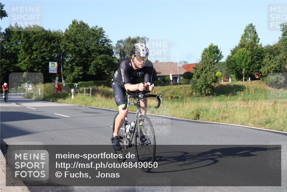 25.08.2024 - Elbe Triathlon Hamburg Fuchs,  Jonas http://msf.ph/oto/6849050 25.08.2024 09:11:39 Radfahren 282, 61, 293, 193, 87, 52, 157 meine-sportfotos.de