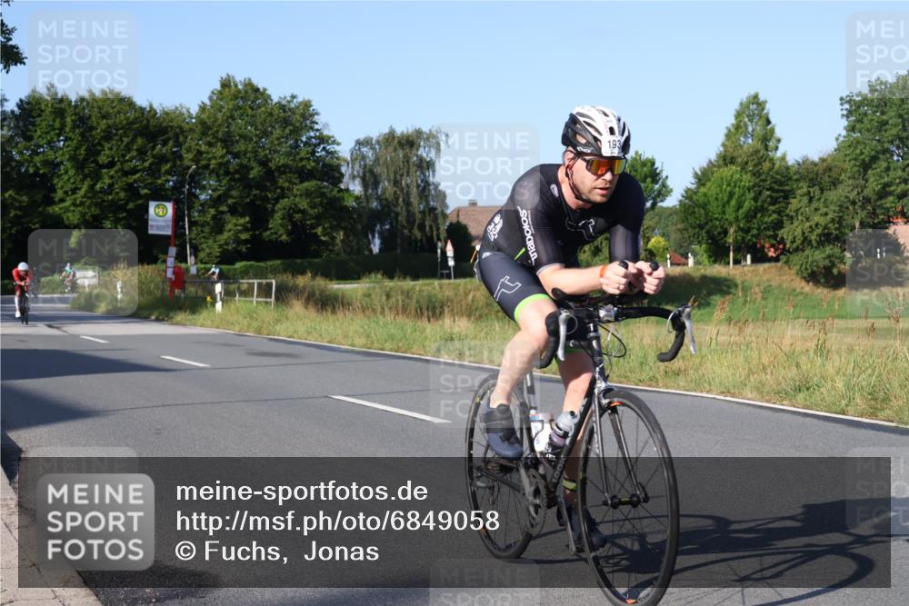 25.08.2024 - Elbe Triathlon Hamburg Fuchs,  Jonas http://msf.ph/oto/6849058 25.08.2024 09:11:39 Radfahren 282, 61, 293, 193, 87, 52, 157 meine-sportfotos.de