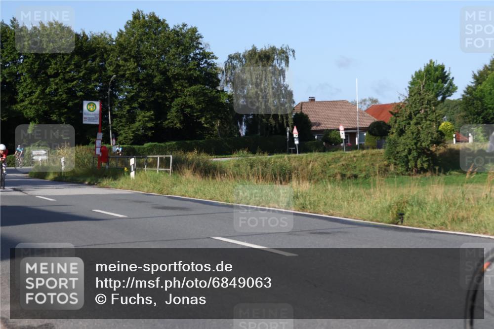 25.08.2024 - Elbe Triathlon Hamburg Fuchs,  Jonas http://msf.ph/oto/6849063 25.08.2024 09:11:39 Radfahren 282, 61, 293, 193, 87, 52, 157 meine-sportfotos.de