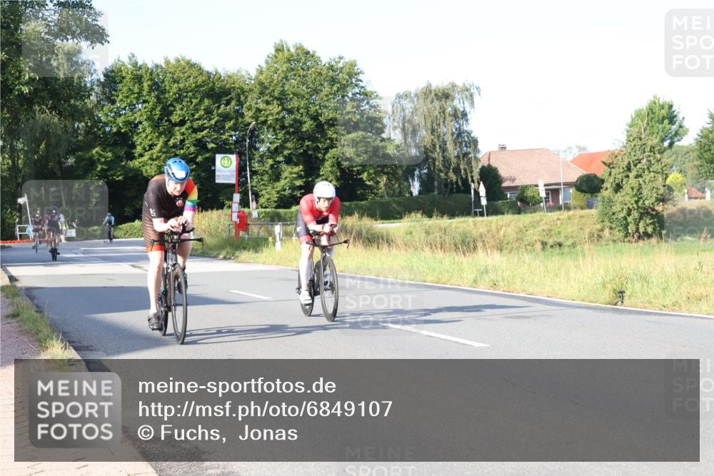 25.08.2024 - Elbe Triathlon Hamburg Fuchs,  Jonas http://msf.ph/oto/6849107 25.08.2024 09:11:41 Radfahren 61, 293, 193, 87, 52, 157, 252 meine-sportfotos.de