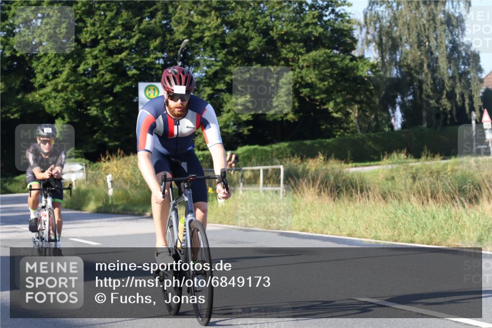 25.08.2024 - Elbe Triathlon Hamburg Fuchs,  Jonas http://msf.ph/oto/6849173 25.08.2024 09:11:45 Radfahren 87, 52, 157, 252, 168, 235 meine-sportfotos.de