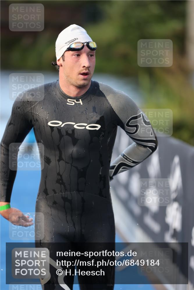 25.08.2024 - Elbe Triathlon Hamburg H.Heesch http://msf.ph/oto/6849184 25.08.2024 08:55:36 Schwimmen 232 meine-sportfotos.de