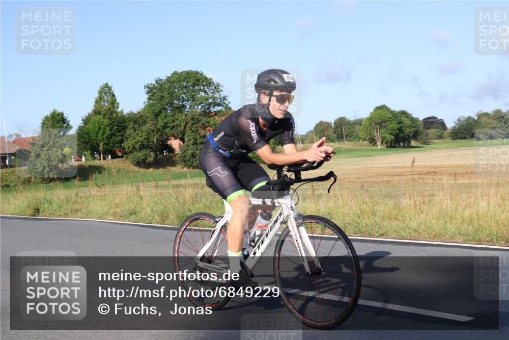 25.08.2024 - Elbe Triathlon Hamburg Fuchs,  Jonas http://msf.ph/oto/6849229 25.08.2024 09:11:47 Radfahren 87, 52, 157, 252, 168, 235 meine-sportfotos.de