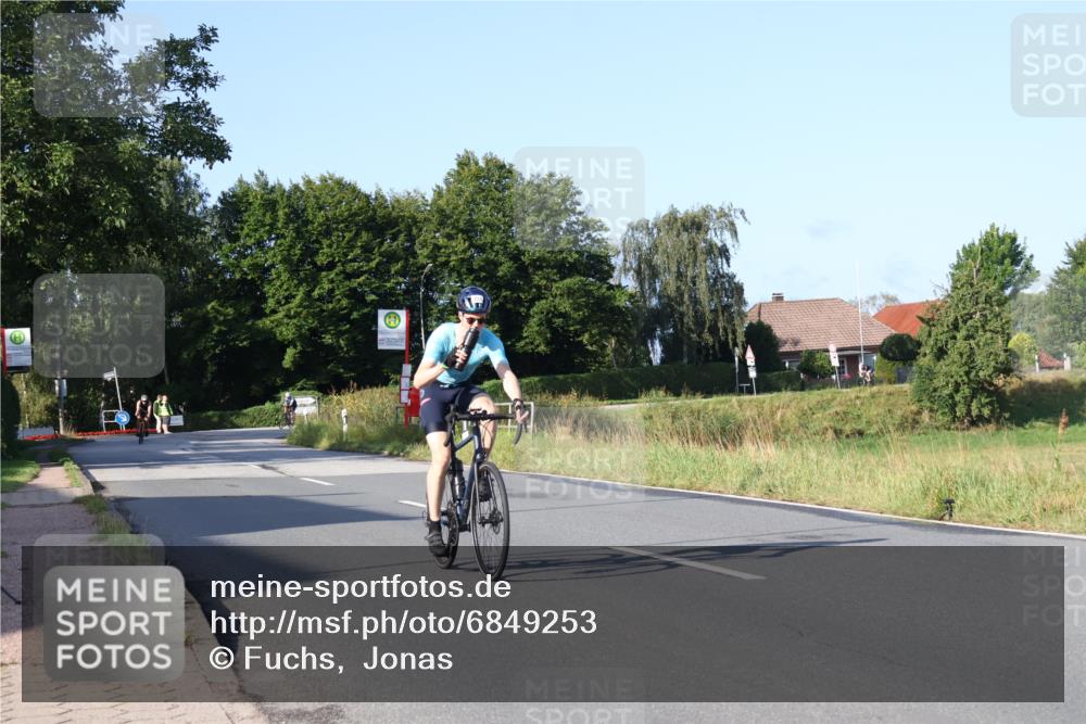 25.08.2024 - Elbe Triathlon Hamburg Fuchs,  Jonas http://msf.ph/oto/6849253 25.08.2024 09:11:49 Radfahren 157, 252, 168, 235, 217 meine-sportfotos.de