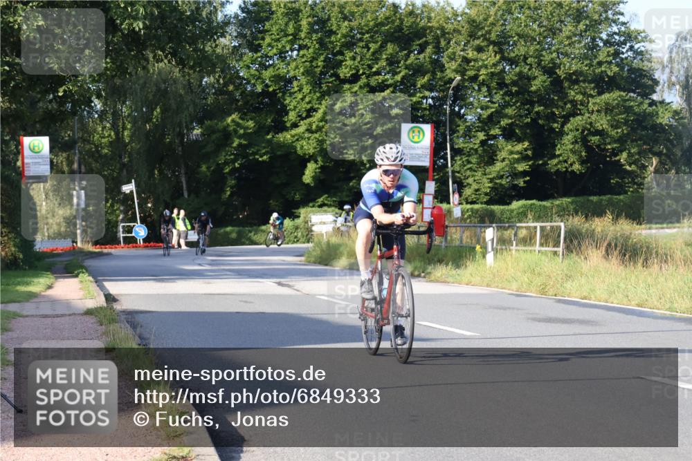 25.08.2024 - Elbe Triathlon Hamburg Fuchs,  Jonas http://msf.ph/oto/6849333 25.08.2024 09:11:56 Radfahren 217, 244, 194 meine-sportfotos.de