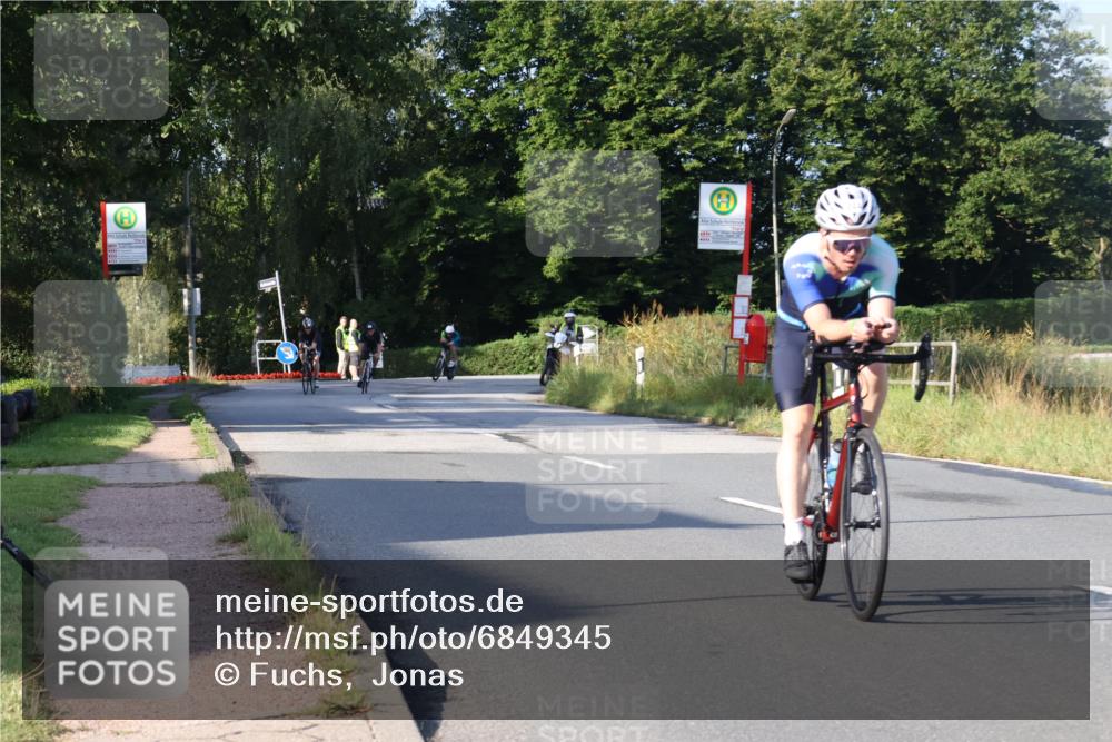 25.08.2024 - Elbe Triathlon Hamburg Fuchs,  Jonas http://msf.ph/oto/6849345 25.08.2024 09:11:57 Radfahren 217, 244, 194, 43 meine-sportfotos.de