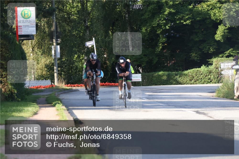 25.08.2024 - Elbe Triathlon Hamburg Fuchs,  Jonas http://msf.ph/oto/6849358 25.08.2024 09:12:00 Radfahren 217, 244, 194, 43, 135 meine-sportfotos.de