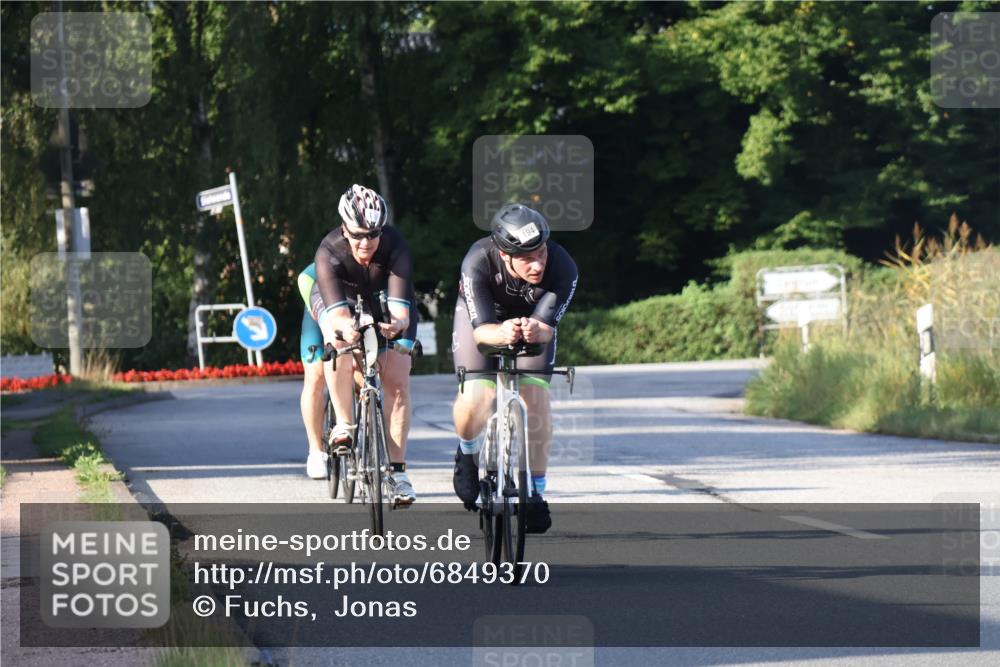 25.08.2024 - Elbe Triathlon Hamburg Fuchs,  Jonas http://msf.ph/oto/6849370 25.08.2024 09:12:01 Radfahren 244, 194, 43, 135 meine-sportfotos.de