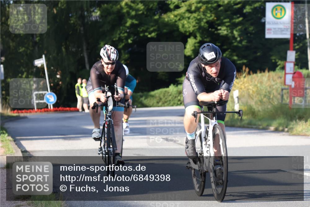 25.08.2024 - Elbe Triathlon Hamburg Fuchs,  Jonas http://msf.ph/oto/6849398 25.08.2024 09:12:02 Radfahren 244, 194, 43, 135 meine-sportfotos.de