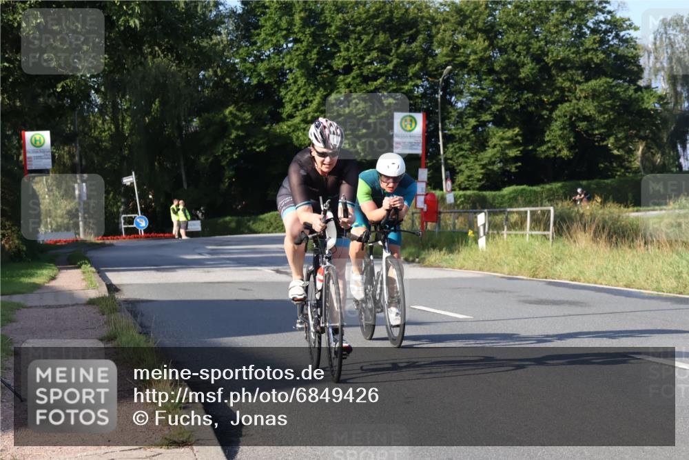 25.08.2024 - Elbe Triathlon Hamburg Fuchs,  Jonas http://msf.ph/oto/6849426 25.08.2024 09:12:03 Radfahren 194, 43, 135 meine-sportfotos.de