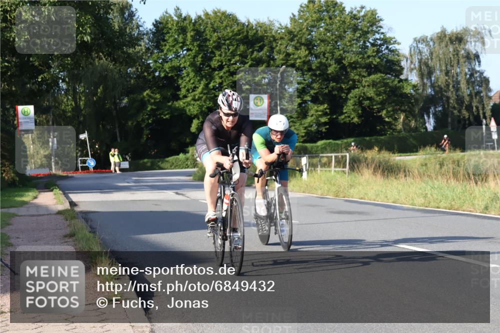 25.08.2024 - Elbe Triathlon Hamburg Fuchs,  Jonas http://msf.ph/oto/6849432 25.08.2024 09:12:03 Radfahren 194, 43, 135 meine-sportfotos.de