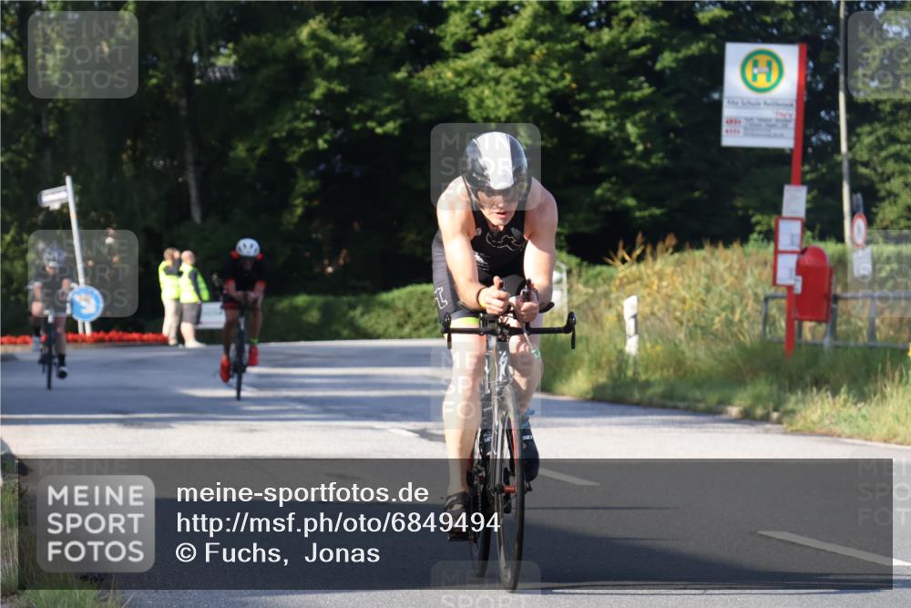 25.08.2024 - Elbe Triathlon Hamburg Fuchs,  Jonas http://msf.ph/oto/6849494 25.08.2024 09:12:10 Radfahren 135, 83, 185, 182 meine-sportfotos.de