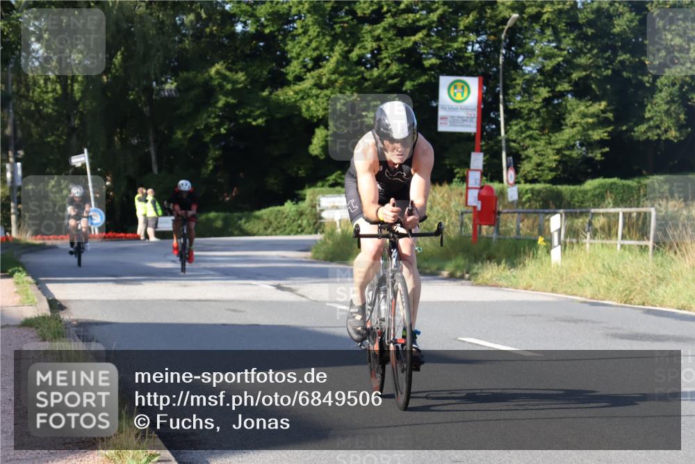 25.08.2024 - Elbe Triathlon Hamburg Fuchs,  Jonas http://msf.ph/oto/6849506 25.08.2024 09:12:10 Radfahren 135, 83, 185, 182 meine-sportfotos.de