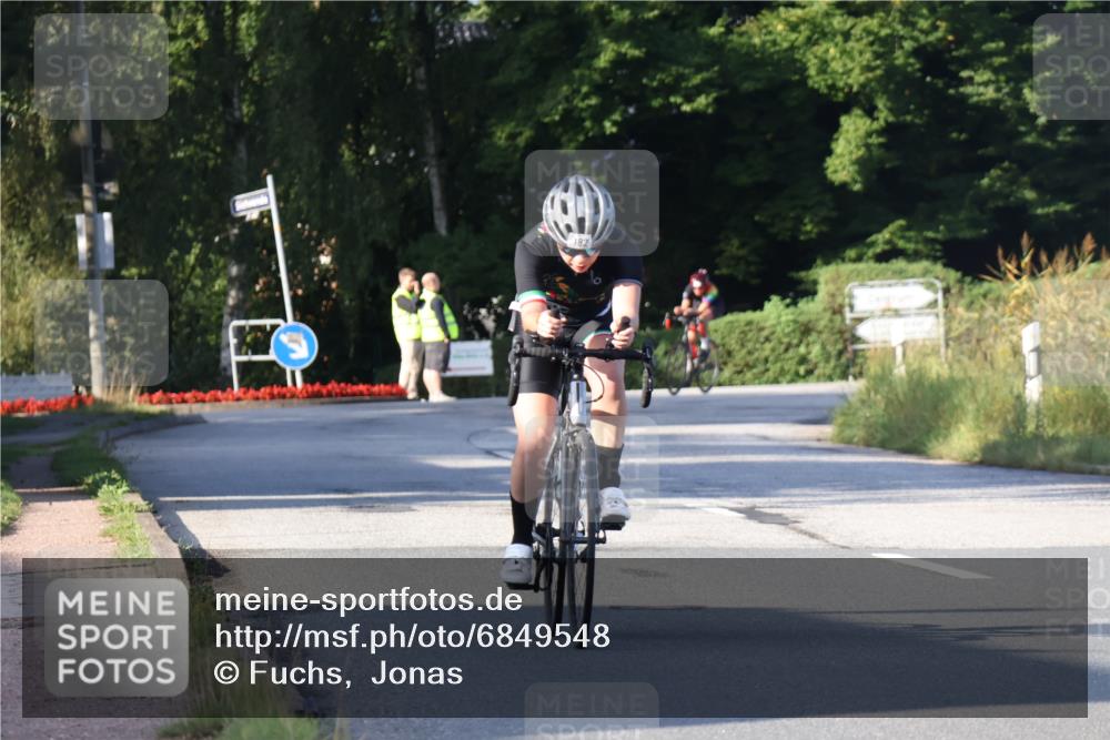 25.08.2024 - Elbe Triathlon Hamburg Fuchs,  Jonas http://msf.ph/oto/6849548 25.08.2024 09:12:14 Radfahren 83, 185, 182 meine-sportfotos.de