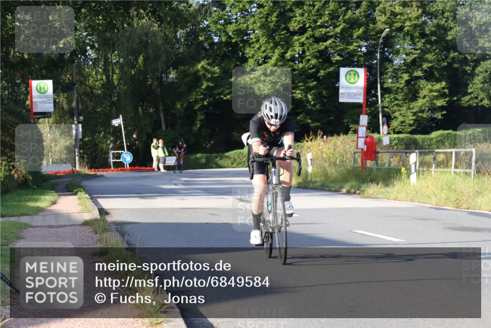 25.08.2024 - Elbe Triathlon Hamburg Fuchs,  Jonas http://msf.ph/oto/6849584 25.08.2024 09:12:15 Radfahren 83, 185, 182 meine-sportfotos.de